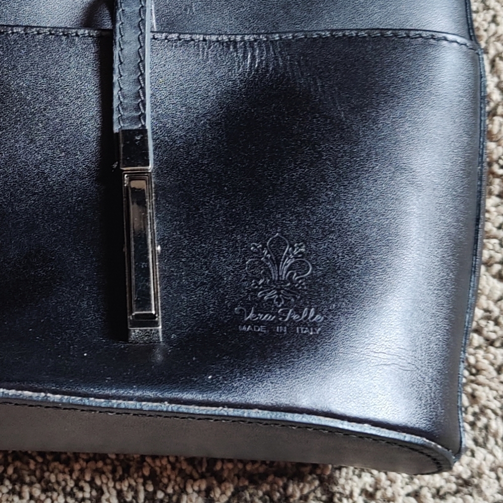 Vera Pelle Italian leather shoulder purse